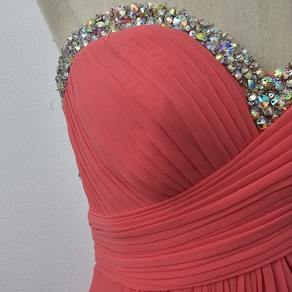 NWT La Femme Coral Embellished Strapless Prom/Pageant Gown Size 2 - Picture 12 of 16